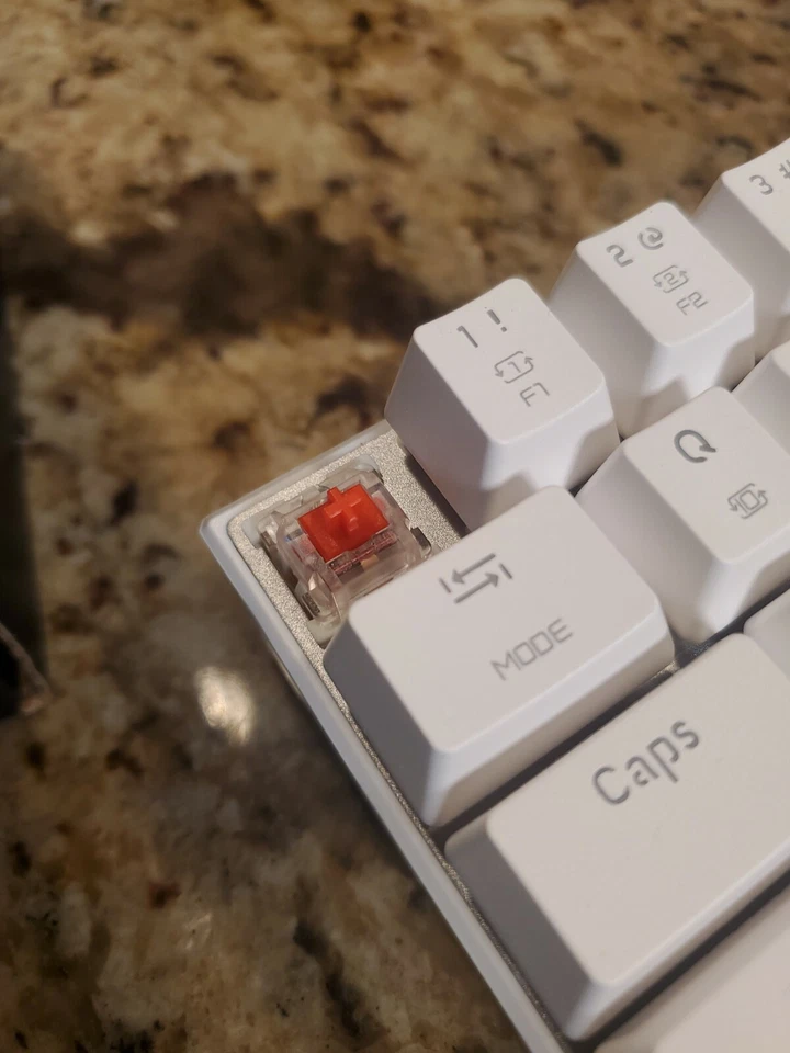 Motospeed CK62 Gaming Keyboard White w Red Switch RGB Barely Used - Image 4 of 4