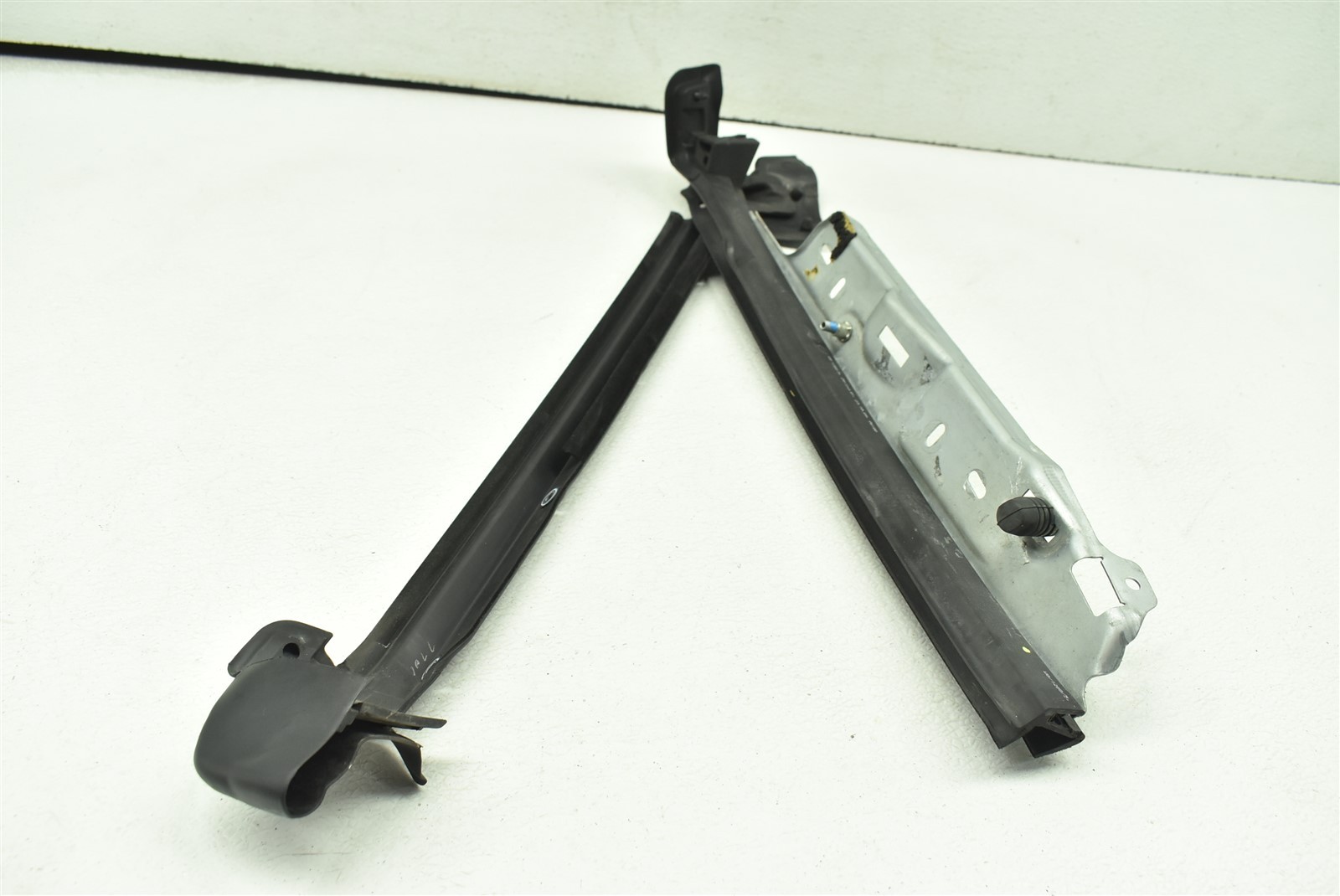 2010 Ferrari California Left Quarter Glass Molding Trim LH 