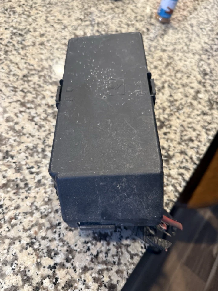 06 07 08 09 Pontiac G6 Caja de fusibles Relé Bloque de conexiones Panel 3,5 L Foto 3 de 4