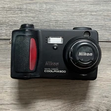 Nikon COOLPIX E800 Digital Camera 2.1MP Zoom Nikkor 7.4mm f/3.5-4.8 Black Tested