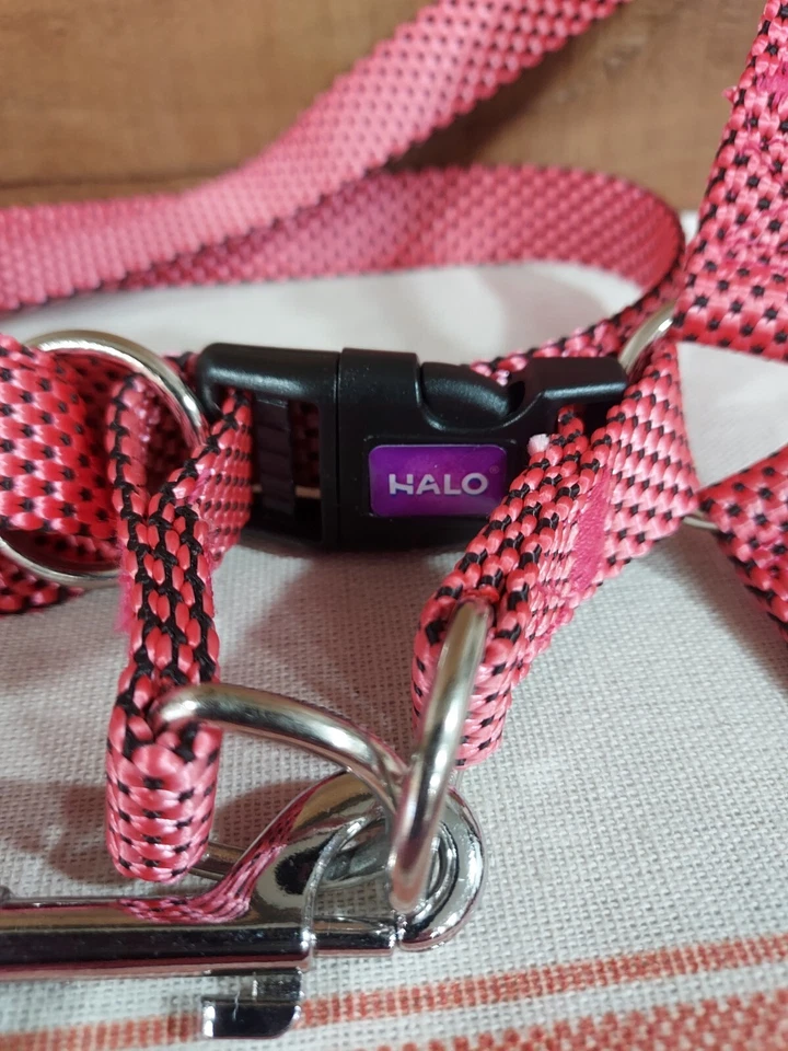 Halo Dog Harness And Leash - Image 4 of 4