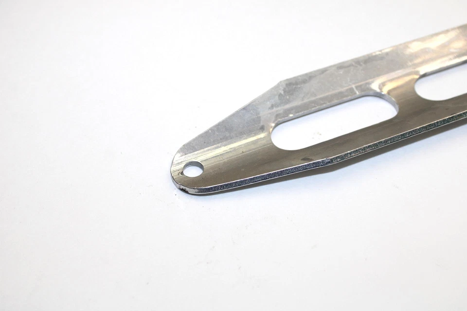 Оригинальный кронштейн для бензобака 1996 Ski-doo Formula Iii 600 517249200 Q3176 - Изображение 4 из 4