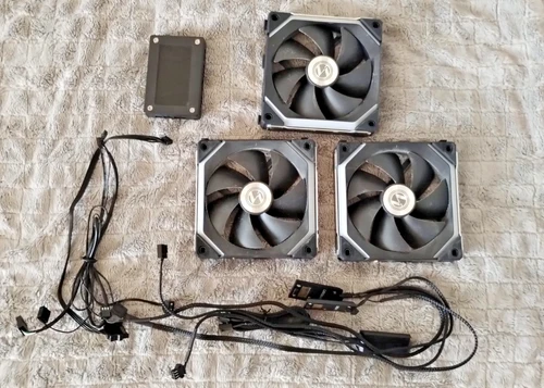 Lian Li Uni Fan SL A RGB Gehäuselüfter (3er Pack) / DaisyChain /schwarz / 120 mm