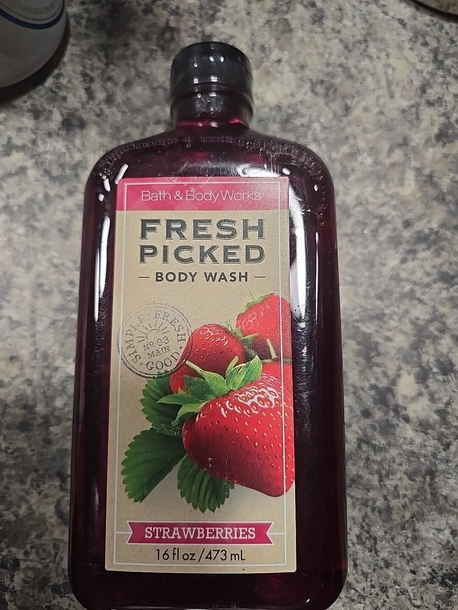 BATH & BODY WORKS FRESH PICKED STRAWBERRIES SHOWER GEL BODY WASH