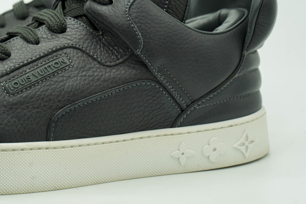 LOUIS VUITTON KANYE WEST DON USED SIZE LV 7 US 8.5 LOUIS VUITTON KANYE WEST DON USED SIZE LV 7 US 8.5
