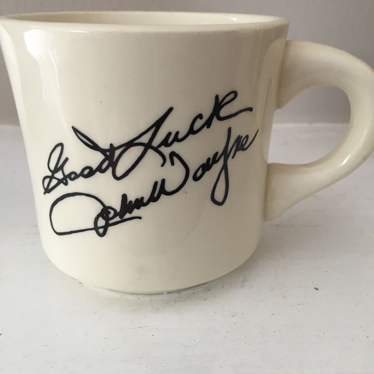 McQ - JOHN WAYNE MOVIE MUG - POLICE & GUNS - HARD TO FIND - GOOD 