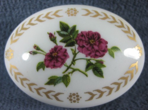 Empress Josephines Rose Garden Mini Porcelain Trinket Box Rosa Francofurtana Vtg - Picture 2 of 5