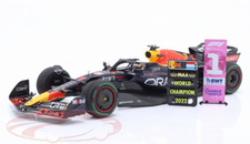 1/18 Spark 2022 Formula 1 Red Bull Racing RB18 Japanese GP Max Verstappen 18S774