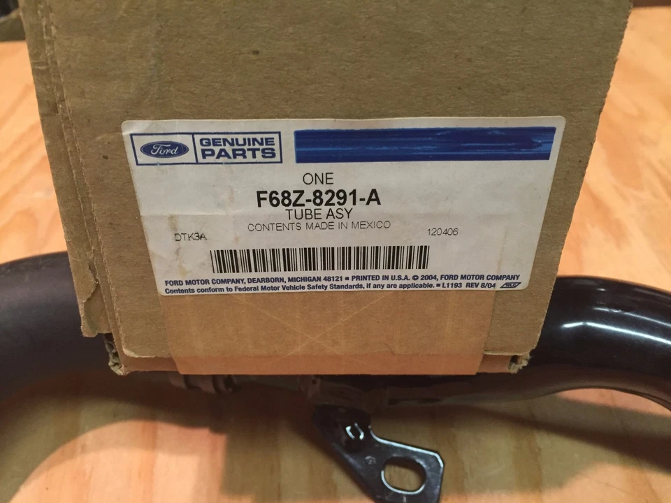 Ford Windstar 1996 1997 3,8 L V6 como nuevo tubo de extensión del radiador F68Z-8291-A Foto 2 de 2