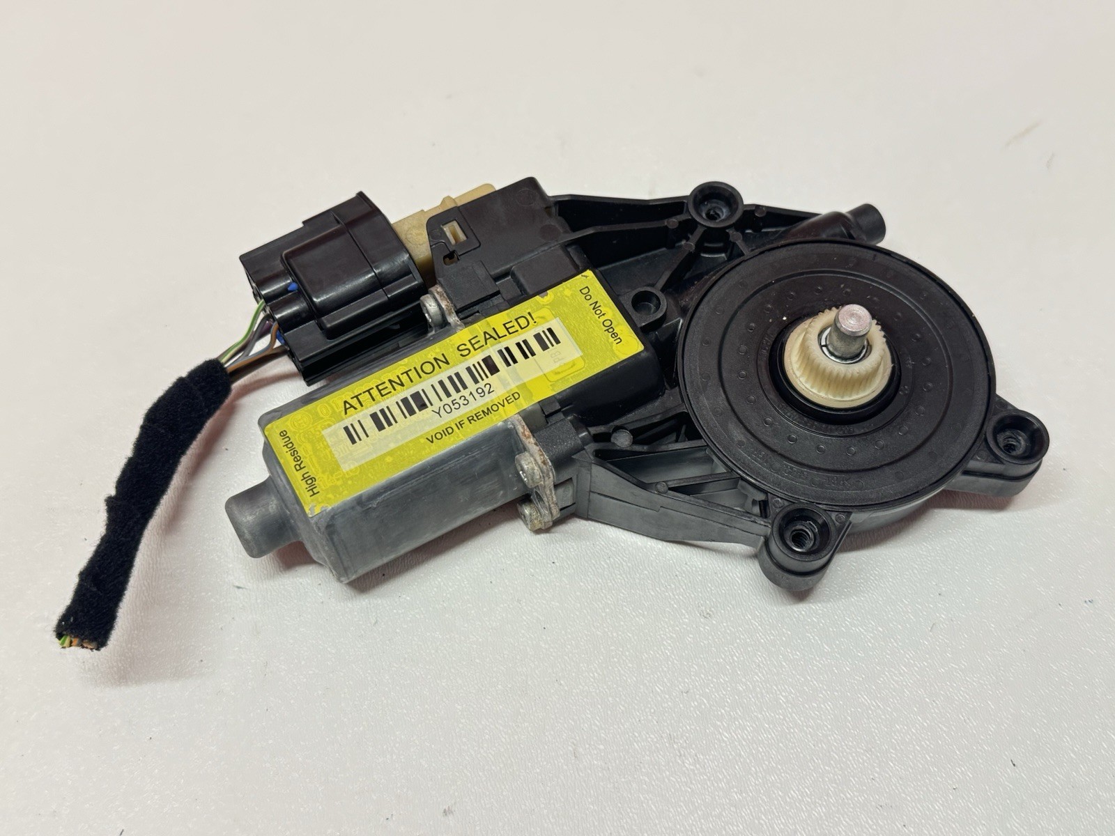 14-24 Maserati Ghibli Left Front Or Left Rear Door Window Regulator Motor OEM