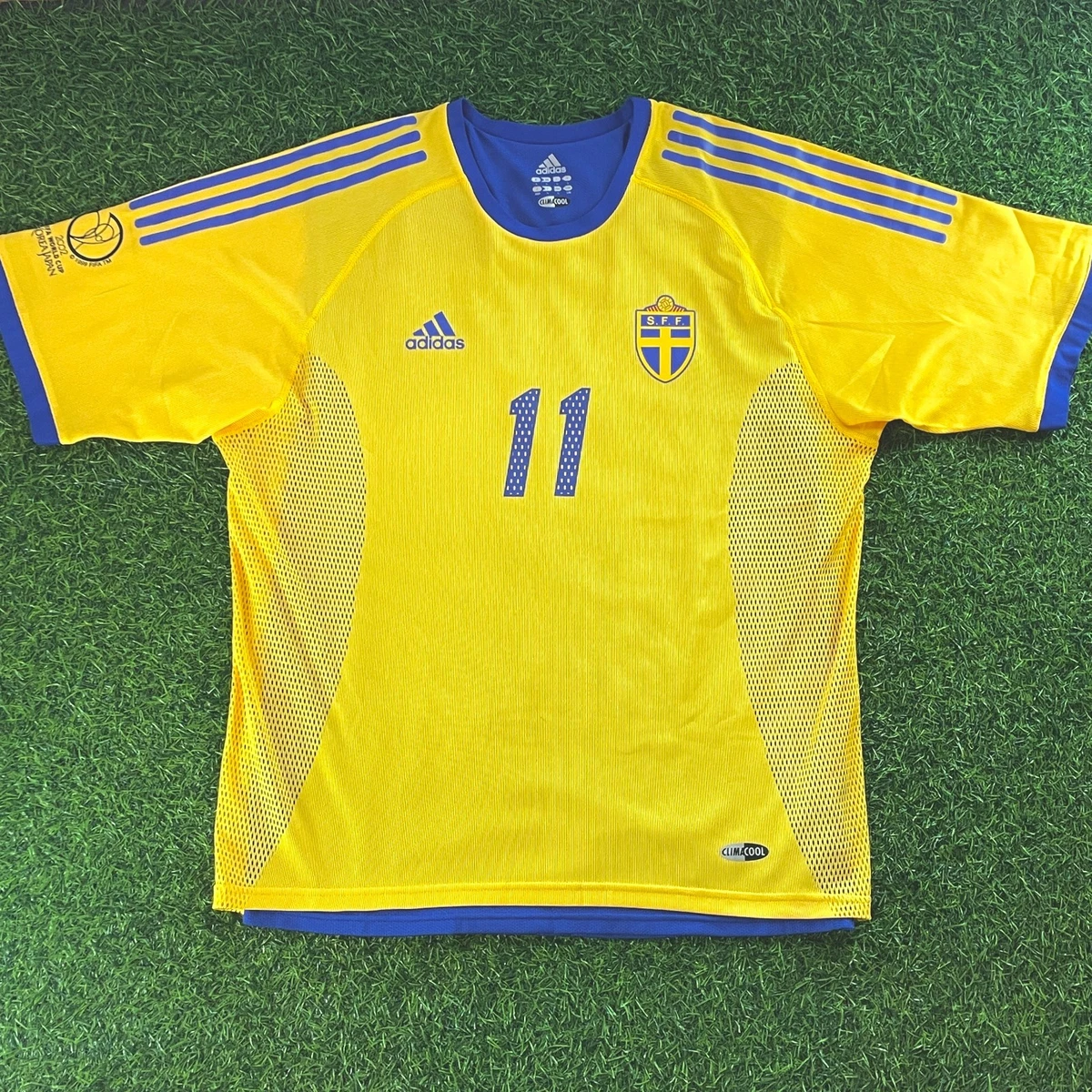 Preços baixos em Suécia homens Camisas de futebol da Equipe