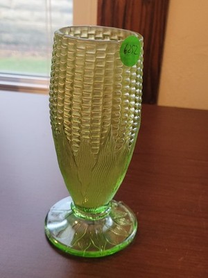 Pretty Lime Green Northwood Carnival Glass Corn Vase W Stalk Base