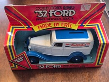 ERTL True Value 1932 FORD Panel Delivery Locking Coin Bank 9232 NIB NEW