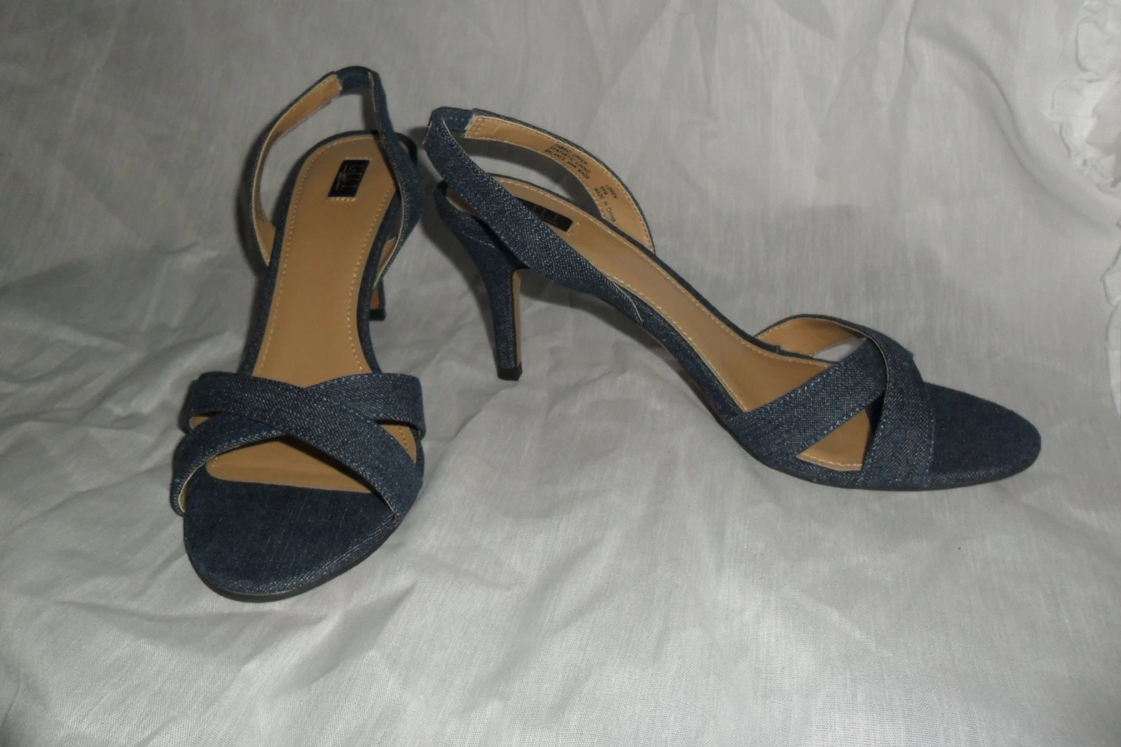 NIB Denim Womens GILI Loren Slip On Sandals Size 9.5M