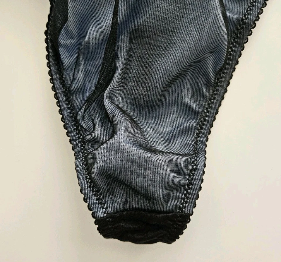 Tanga Panty Mediano de Malla Negra Victorias Secret 1999 De Colección Foto 3 de 4