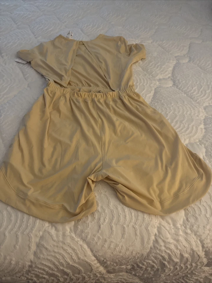 Mameluco ligero de cuello alto Lululemon para mujer talla 6 nuevo con etiqueta Foto 4 de 4