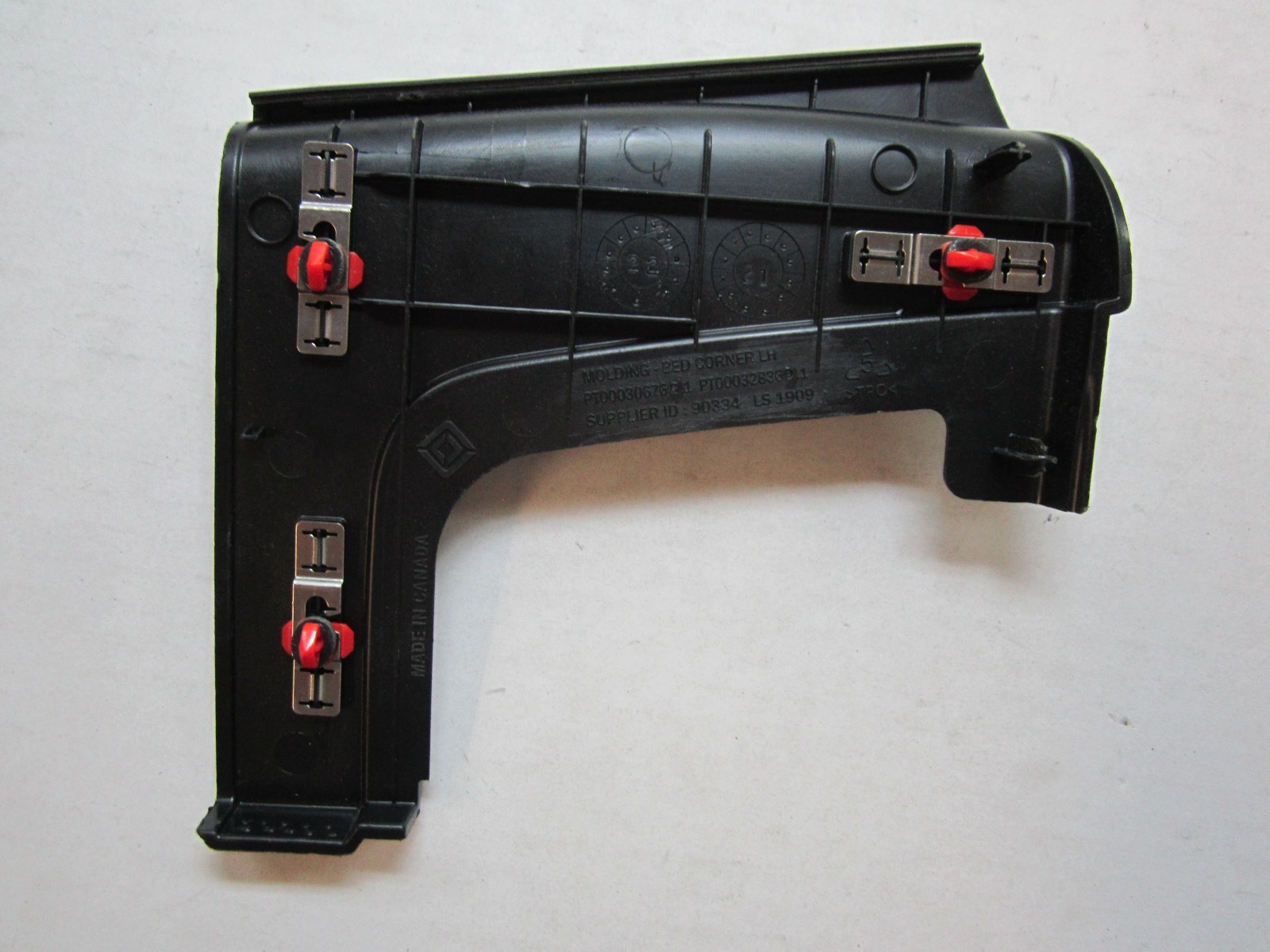 dd50944 RIVIAN R1T 2022 2023 2024 Rear LH Trunk Bed Corner Cover Molding Trim