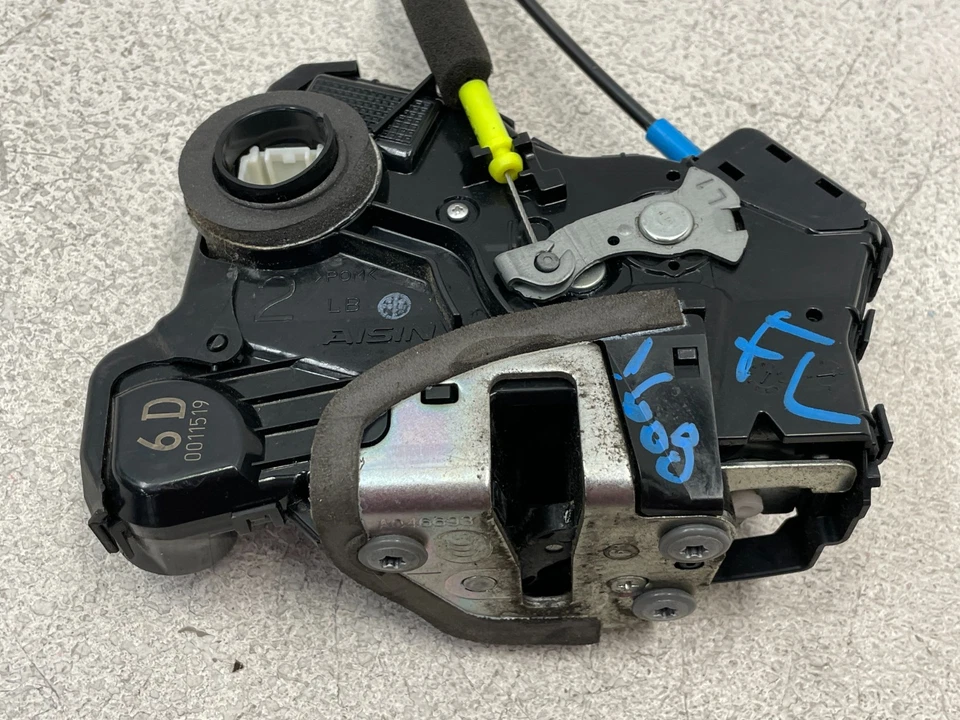 10 11 12 13 Actuador de cierre de puerta de conductor delantero izquierdo Lexus GX460 1608 OEM Foto 3 de 4