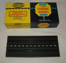 1 Piece of NOS Aurora HO Scale Model Motoring 1516 7" Straight Roadways
