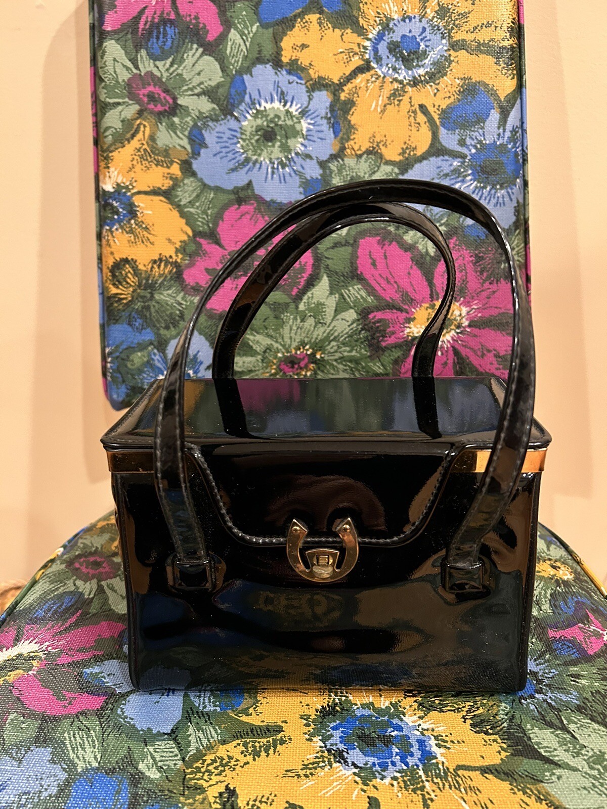 1960’s Vinyl Box Bag Purse Gem