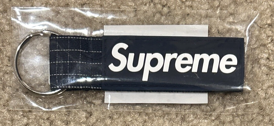 Porte clés Supreme Ripstop bleu marine OS SS24 LIVRAISON GRATUITE NEUF AVEC ÉTIQUETTES !