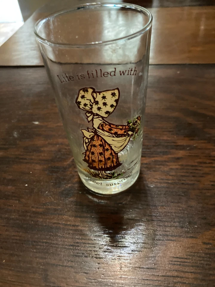  Holly Hobbie Collector Glass 1977 La vida está llena de dulces sorpresas  Foto 3 de 3