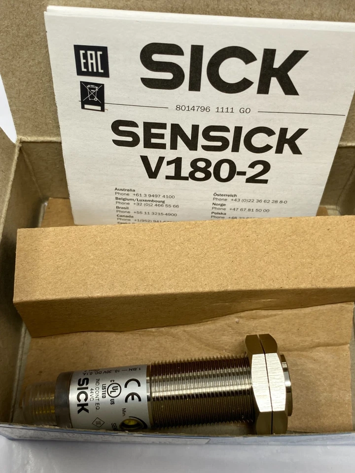 Sick VTF180-2N42412 Cylindrical Photoelectric Sensor 0.1A 30 VDC - Image 2 of 3