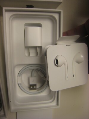 Apple iPhone 3.5mm Corded White  Earbuds Factory  accessory kit Light-USB cable