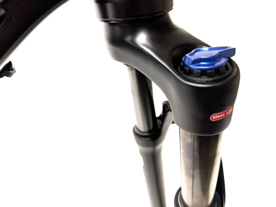 Mongoose Tyax Expert 29" 148mm Thru Axle Disc Hardtail Small Frame Suntour Fork - Image 3 of 4