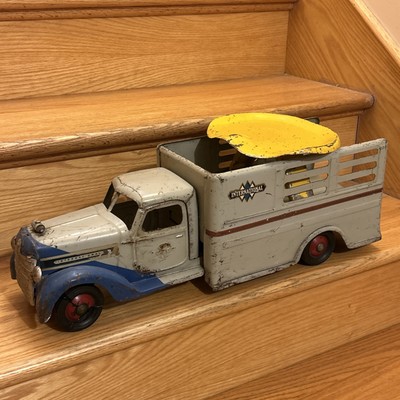 BUDDY L INTERNATIONAL TRUCK -1930's SIT-N-RIDE Rare 30s ( 1 Wheel