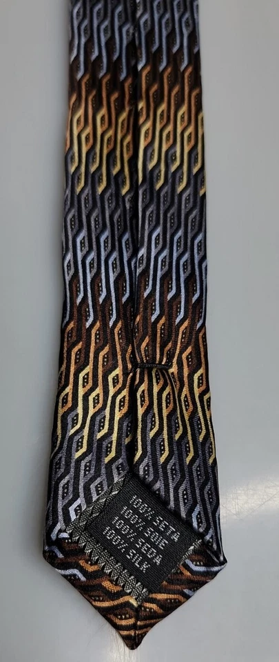 Corbata geométrica de colección Kilburne and Finch para hombre 100 % seda Foto 4 de 4