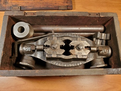F. Armstrong Bridgeport Pipe Threader 
