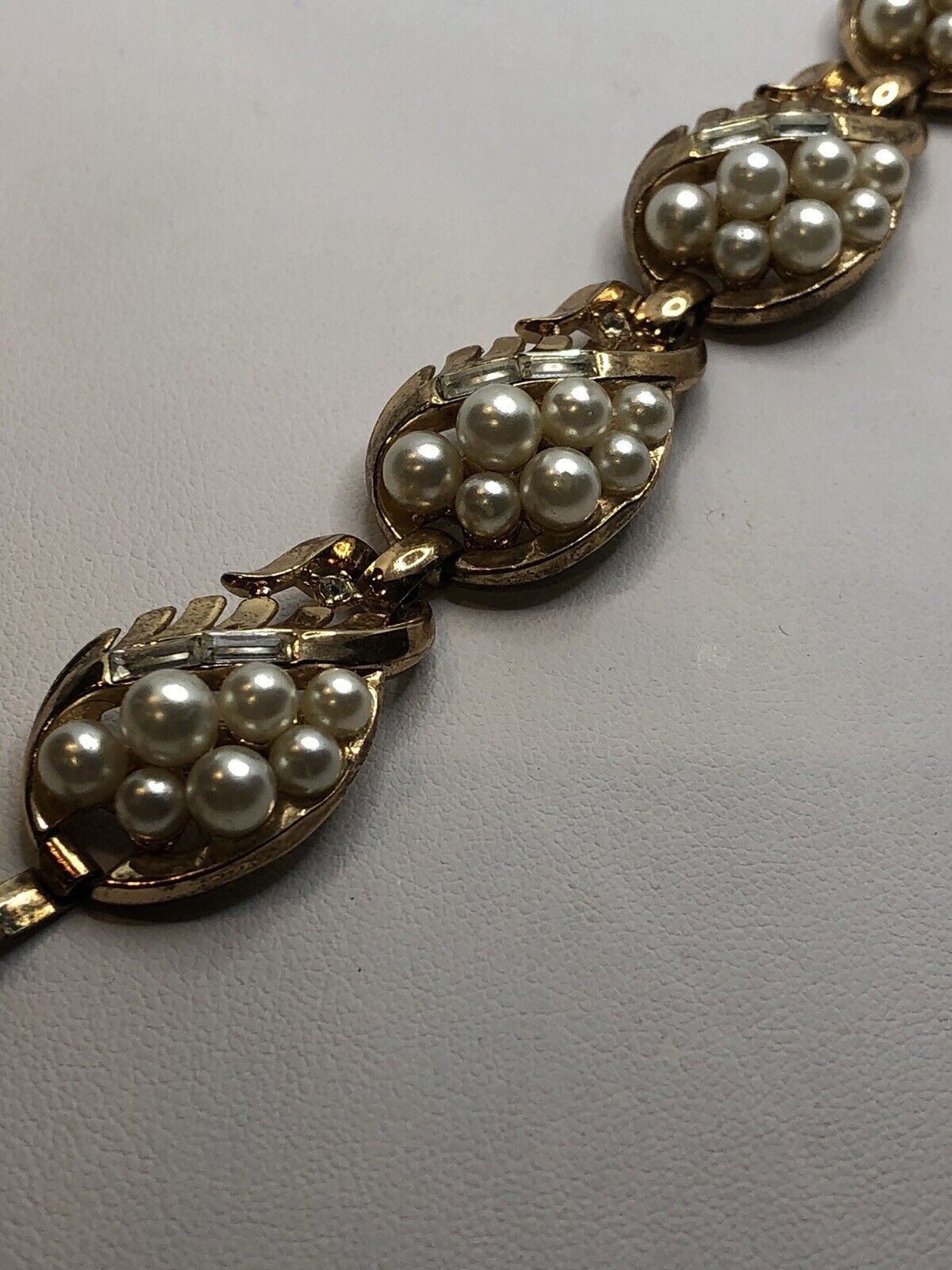 Vintage Signed Trifari Pearls& Rhinestone Gold To… - image 3