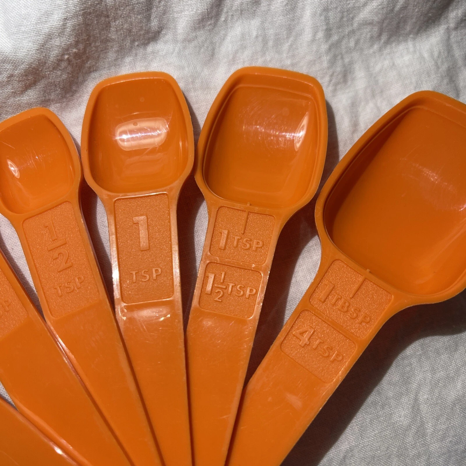 Vintage Tupperware Measuring Spoons with ring Set of 6 Orange