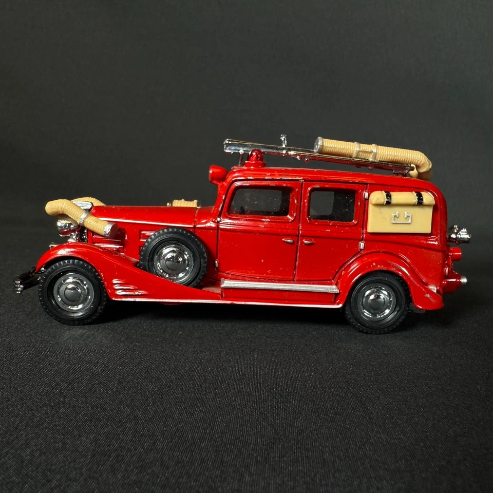 Lote de 2 Matchbox 1933 Cadillac Fire Wagon + Eligor 1932 Ford Fire Truck Diecast Foto 2 de 4