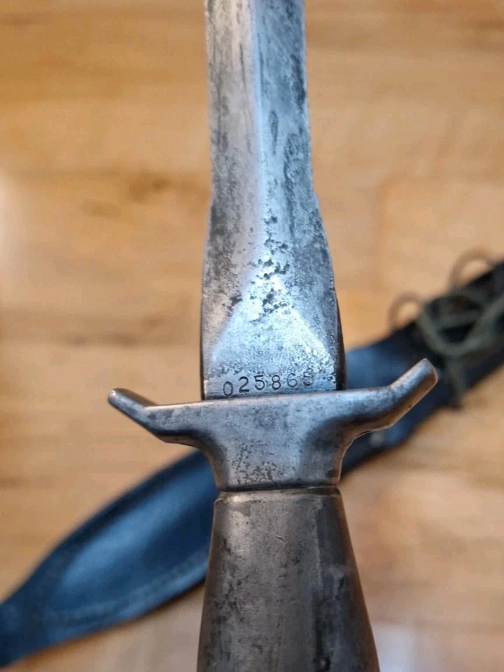 NAVAJA DE SUPERVIVENCIA GERBER MARK II 1972 VINTAGE ERA VIETNAM usada, funda 1977 Foto 4 de 4