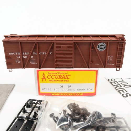 Accurail HO Scale Southern Pacific SP 14583 40' 6Panel Wood Box Car