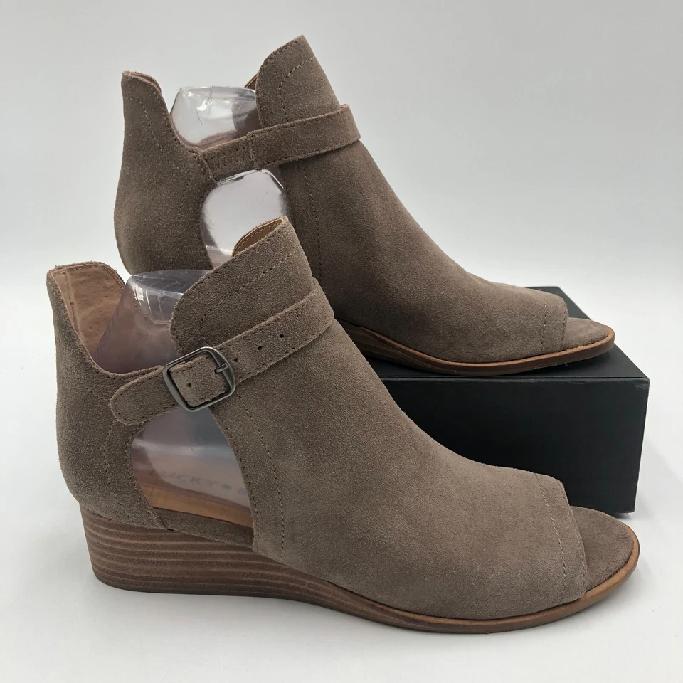 Sandalias de cuña Lucky Brand punta abierta para mujer 6,5 M gamuza topo LK-Reemas Foto 2 de 4