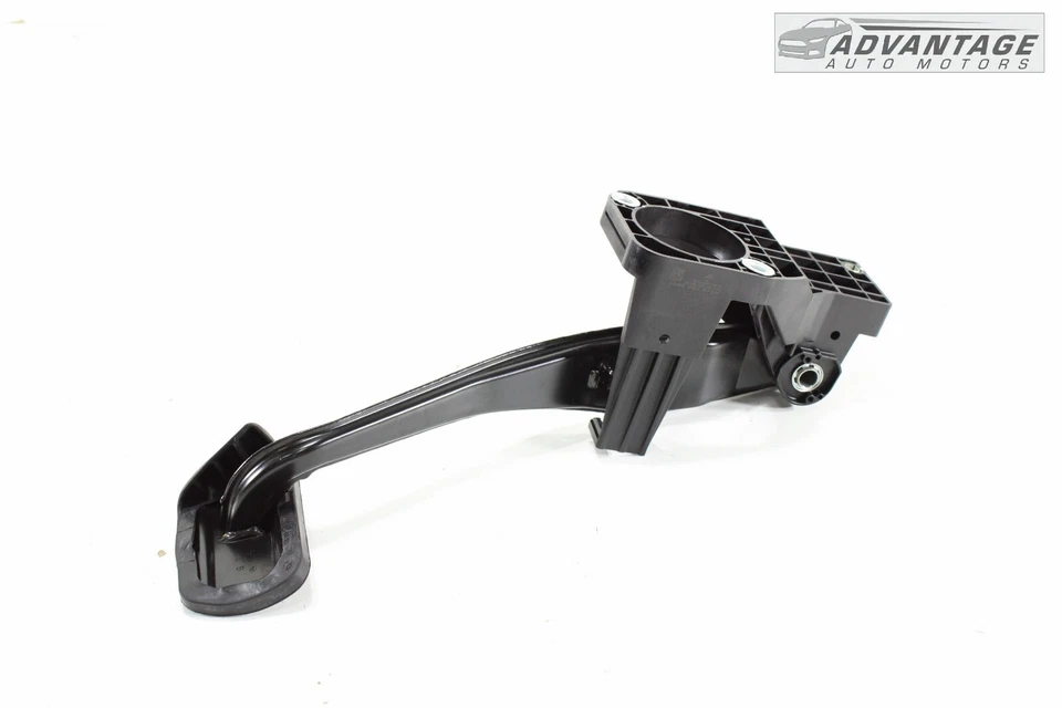 Mercedes Benz CLA250 W117 2014-2018 pedal de freno con soporte OEM Foto 3 de 4