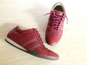 red rockport shoes