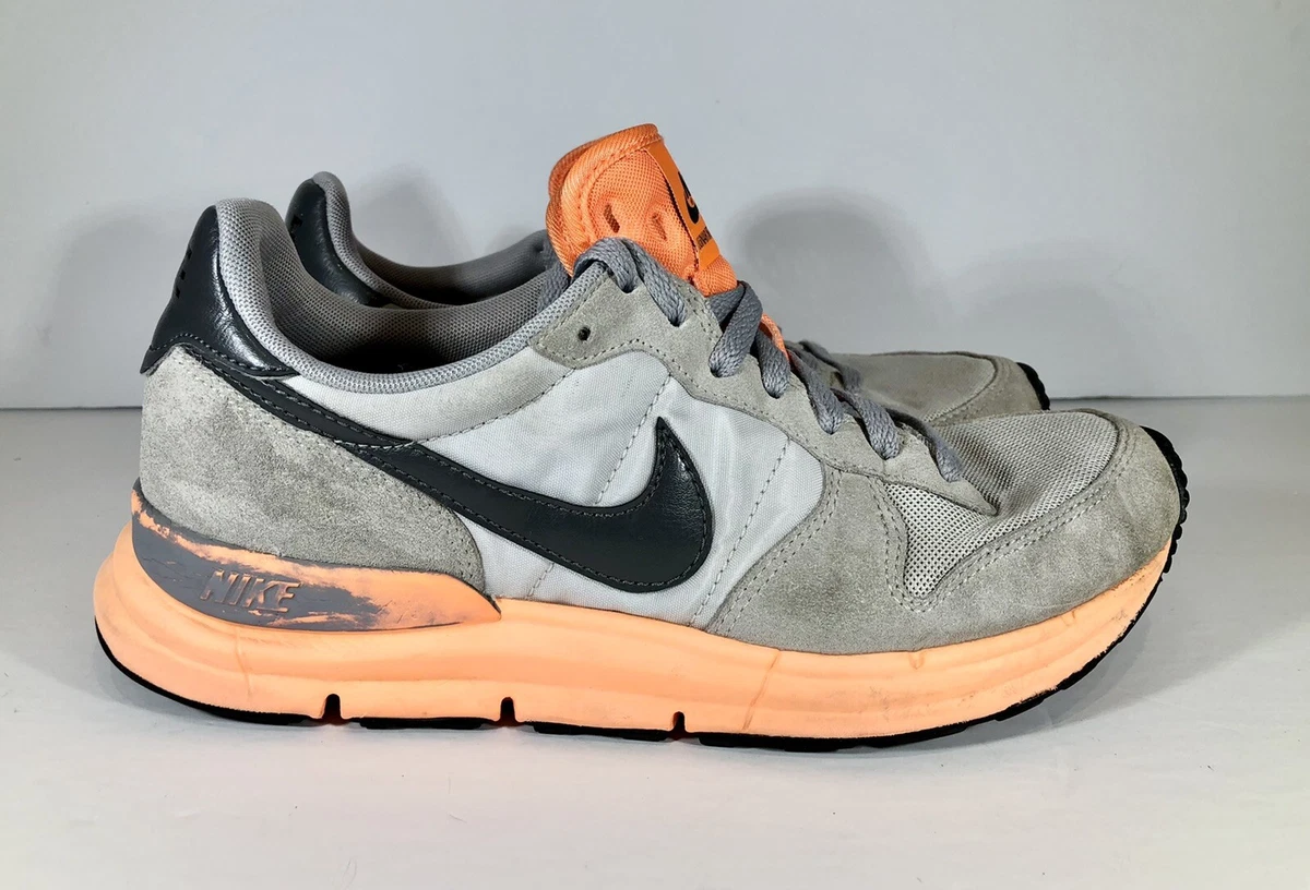 Nike internationalist 2025 orange