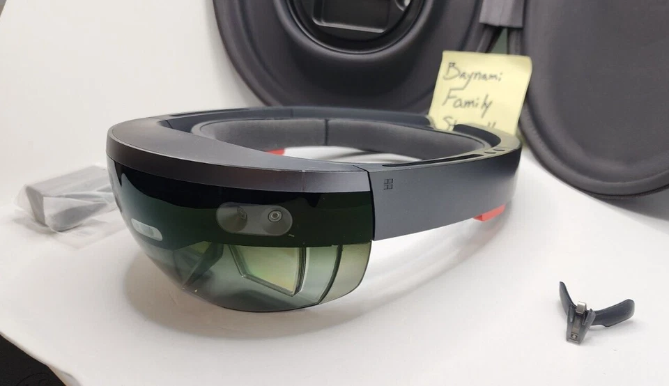 Microsoft HoloLens Developer Edition 1st Generation & Genuine Carry Case - Image 2 of 4