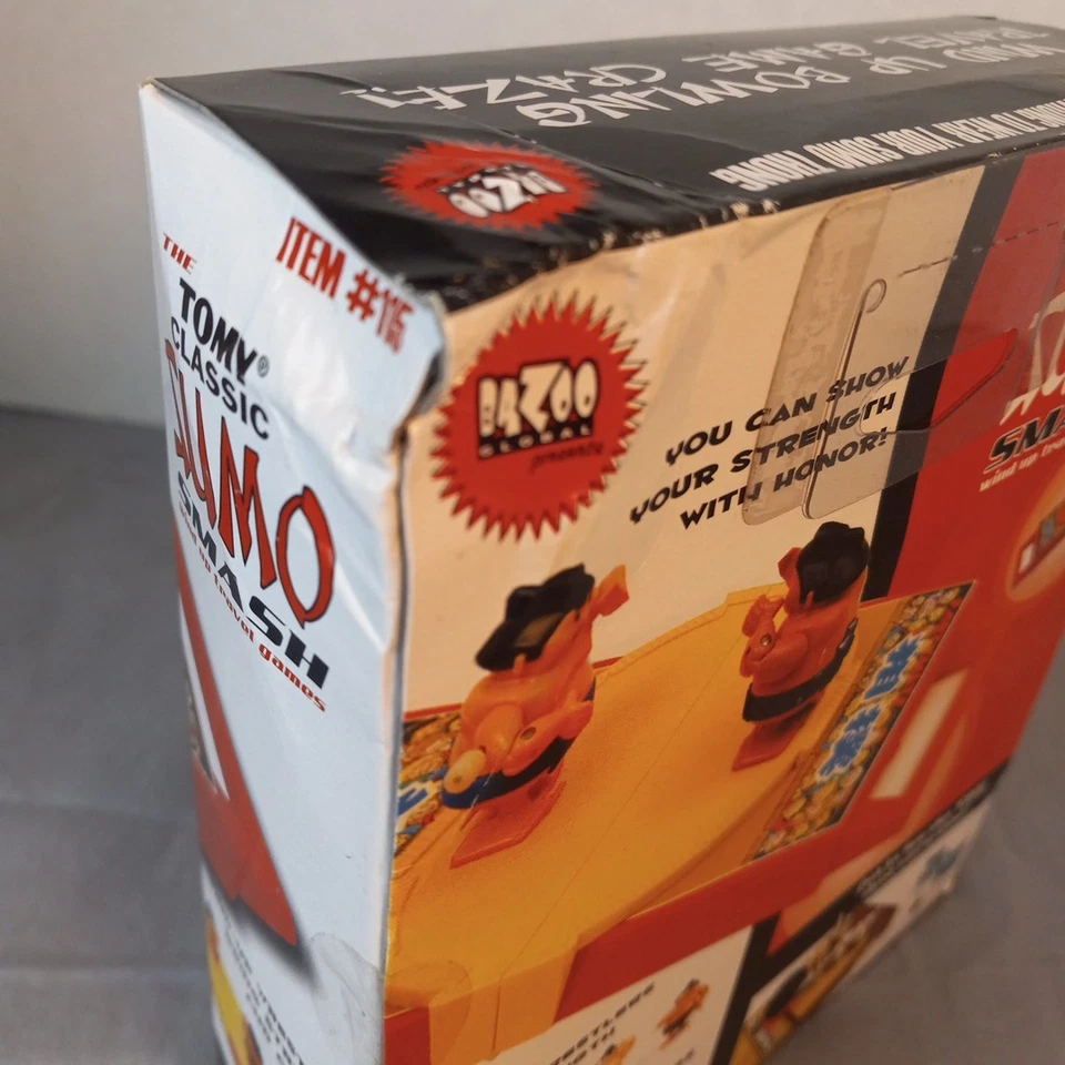 Tomy Classics Sumo Smash Wind Up Juego de Viaje 2009 Bazoo Global Nuevo con Caja Dañada Foto 4 de 4