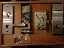 USED RH SAFLOK    DORMAKABA   MAGSTRIP MT LOCK SETUP, SATIN CHROME FINISH