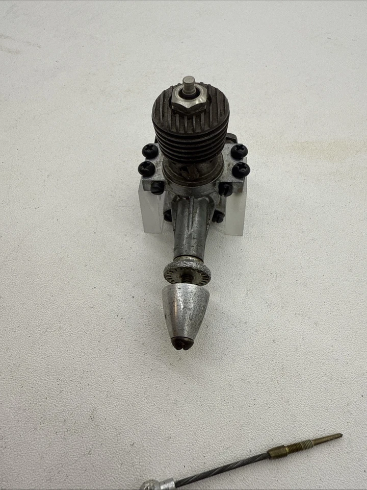Vintage O&R Ohlsson & Rice 049 Midjet Model Airplane Plane Engine Motor M6 - Image 2 of 4