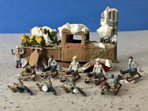 Arttista Accessories & extras (Winter Sledding and Playing in the Snow) C-6 V/G