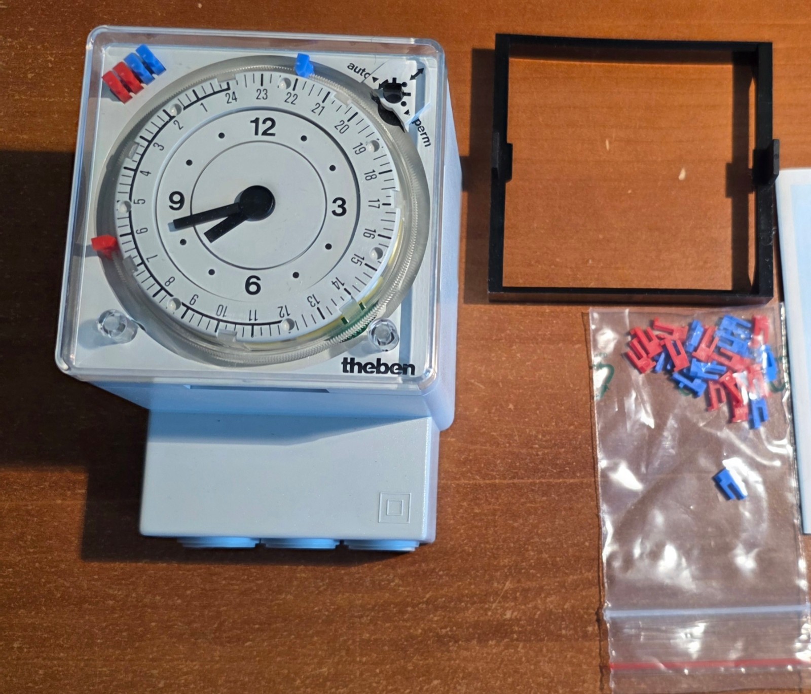 Horloge analogique Theben SYN 269 h pour programmation chauffage et eclairage