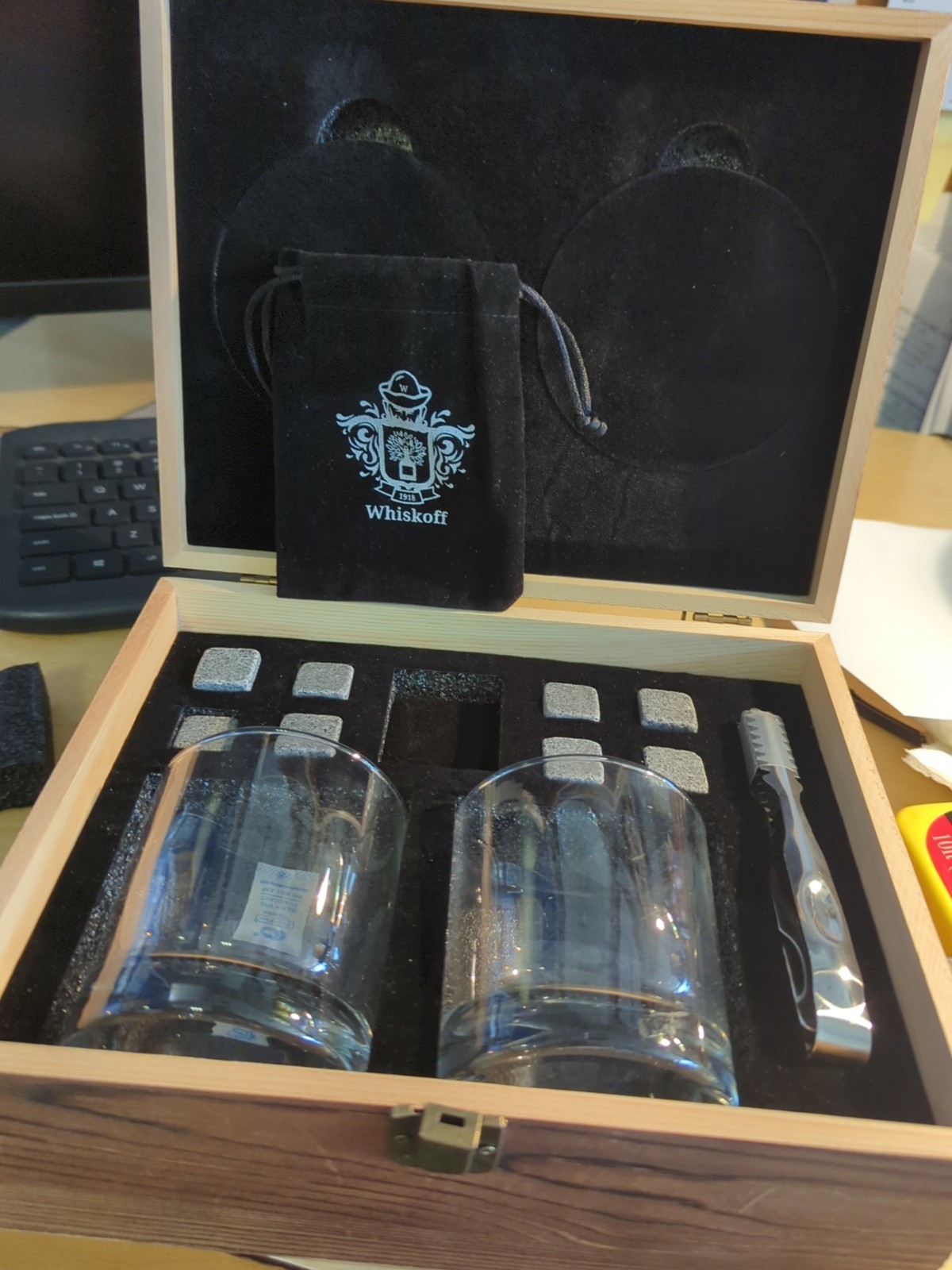 Whiskoff bourbon Six Cube One Tong Gift Set Two Glasses In Wooden Box With Latch