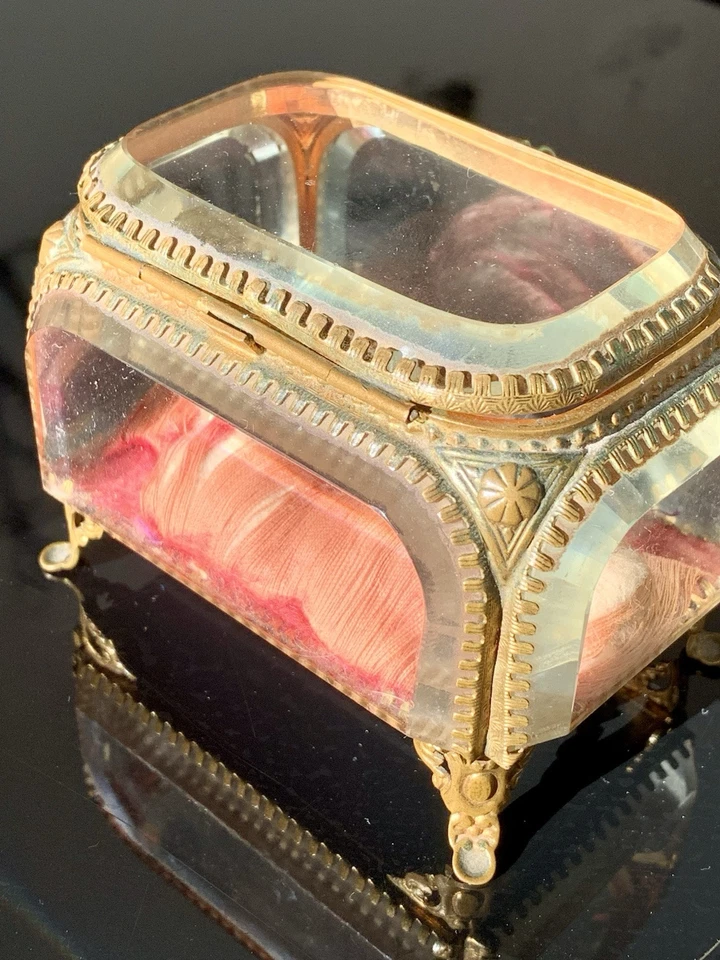 VITRINA JOYERÍA CRISTAL/LATÓN VICTORIANO “RARA” (I841) Foto 3 de 4