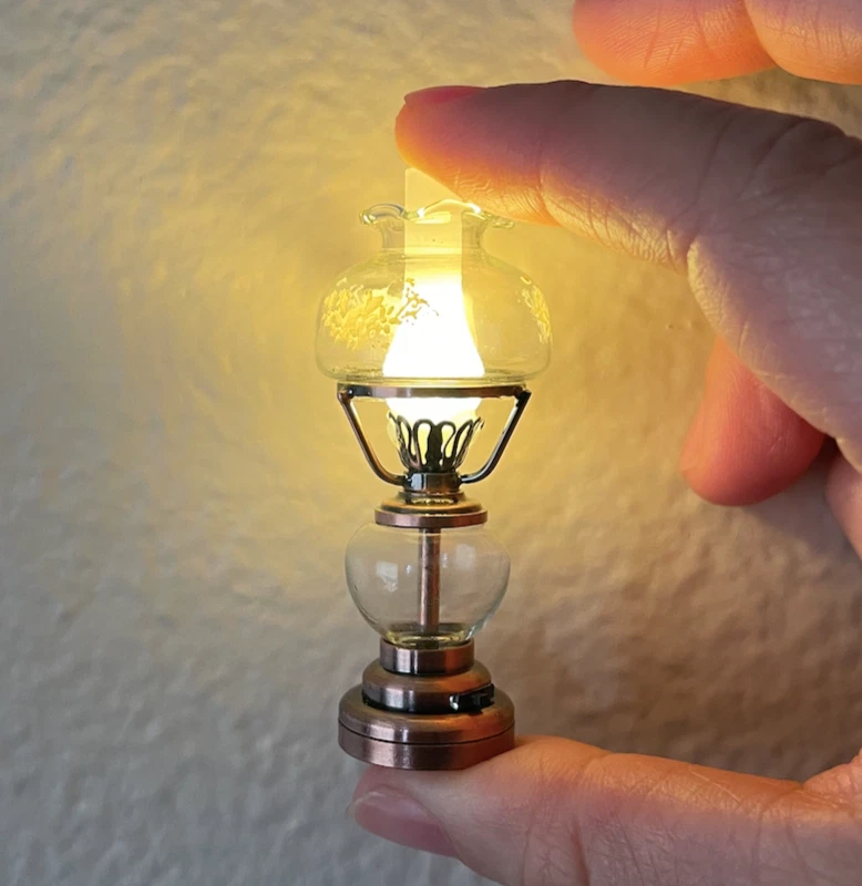 Candelabro LED Para Casa De Muñecas 1:12 – Lámpara De Techo Con Luz Súper Brillante Y Batería Incorporada – Fácil De Colocar